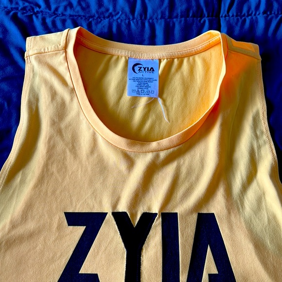 Zyia Tank - Picture 3 of 5